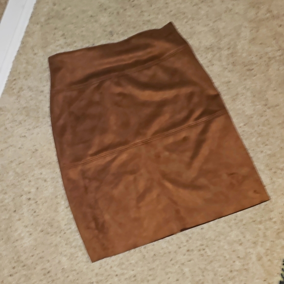 Brown suede skirt - Picture 1 of 1